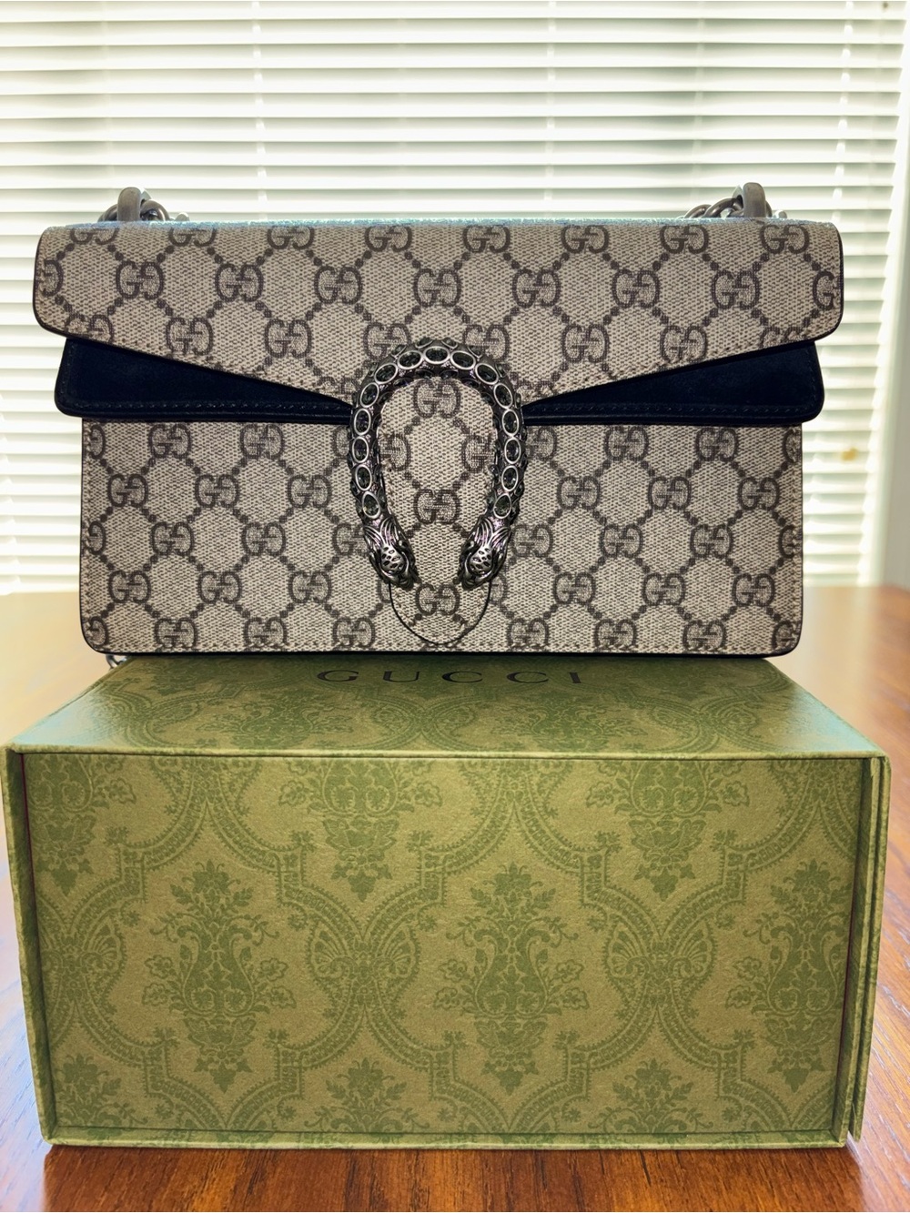 Gucci Beige GG Supreme Shoulder Bag with Silver Tiger Head Closure